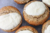 Creamy Banana Cheesecake Muffins