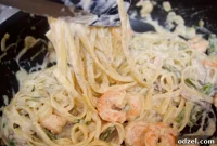 Zesty Garlic Shrimp Fettuccine