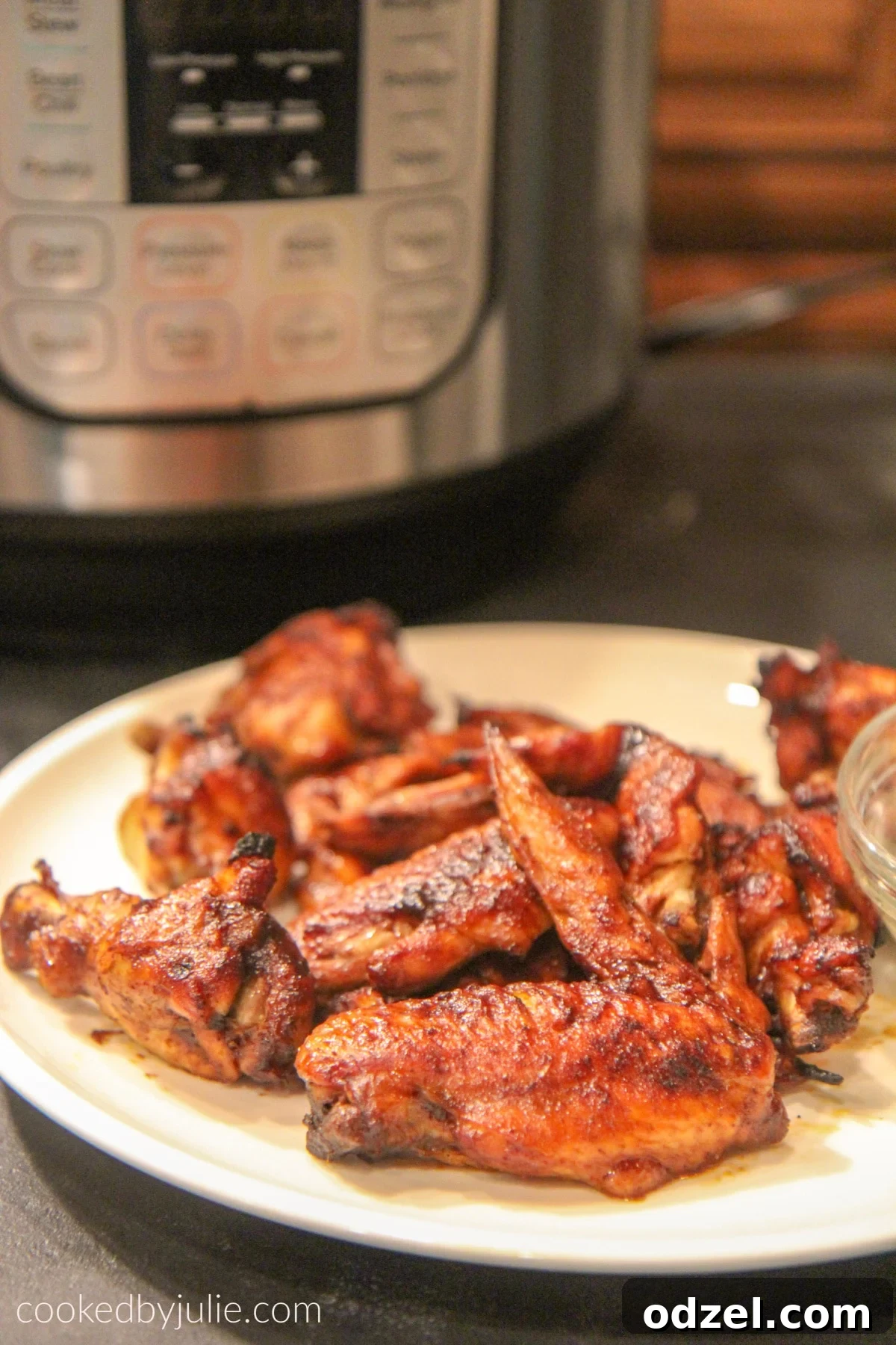 Crispy Instant Pot Chicken Wings 2 Crispy instant pot chicken wings ready to be served